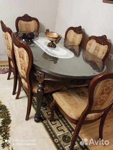 Стол и стулья