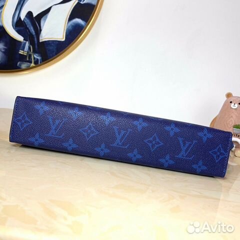 Клатч Louis Vuitton Pochette Voyage M30423 синий Клатч Louis Vuitton Pochette Voyage M30423 синий