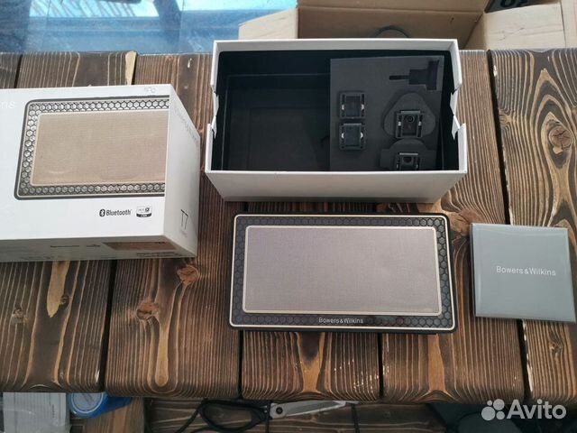 Портативная колонка bowers wilkins t7