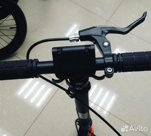 Самокат с ножным + ручным дисковым тормозом Самокат с ножным + ручным дисковым тормозом