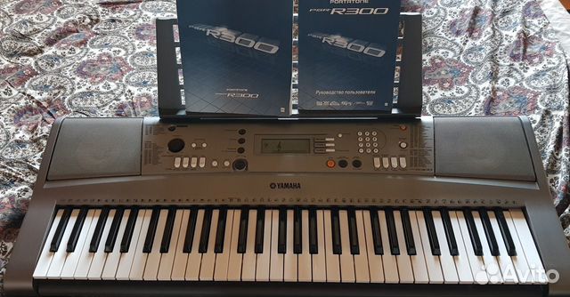 Синтезатор Yamaha PSR-R300 Синтезатор Yamaha PSR-R300