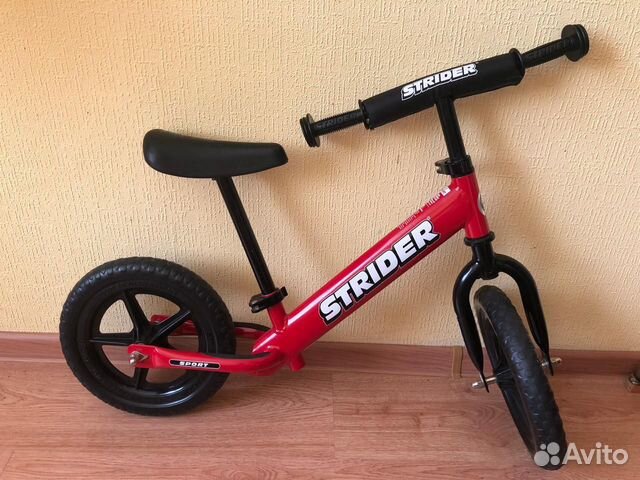 Беговел strider 12 sport красный
