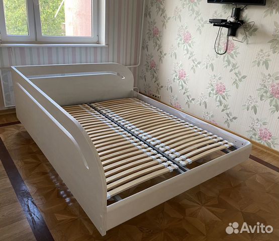 Кровать Кровать
