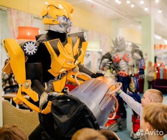 Шоу гигантских роботов трансформеров