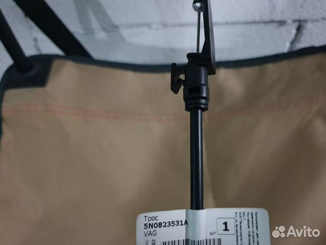 Трос замка капота передний Трос замка капота передний