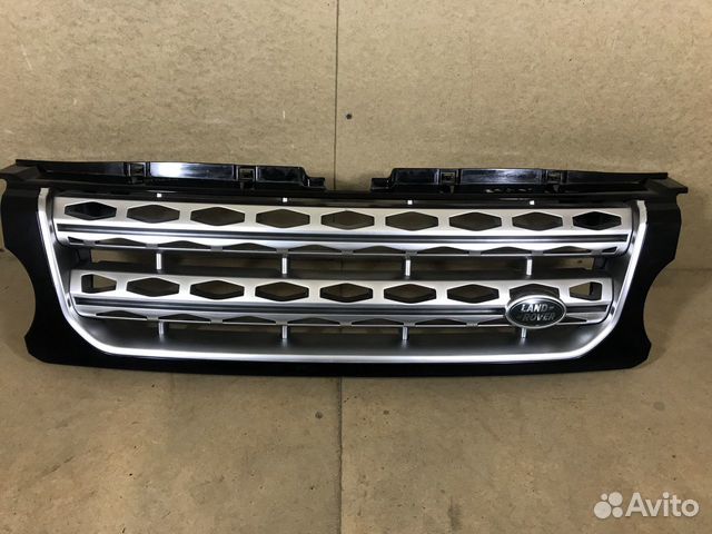 Решетка радиатора Land Rover Discovery 4