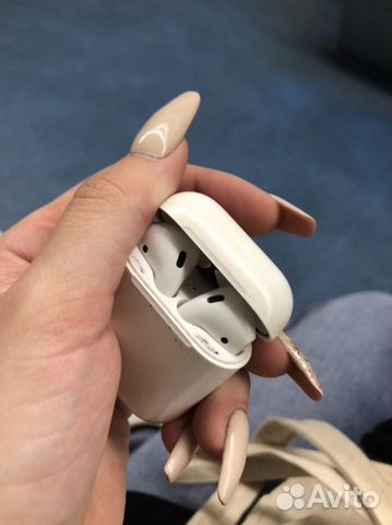 Наушники AirPods