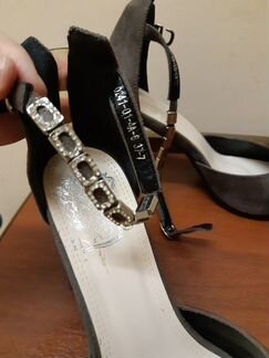 Босоножки новые