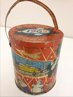 Банка чай 1936г.; Кремлевской елки подарок 1962