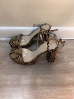 Босоножки zara