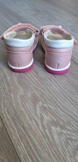 Босоножки перламутровые