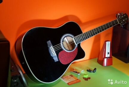 Гитара акустическая