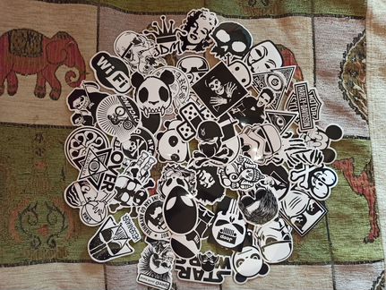 Наклейки стикербомбинг