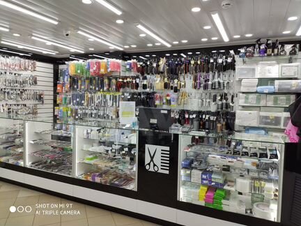 Витрина для косметики и парфюмерии