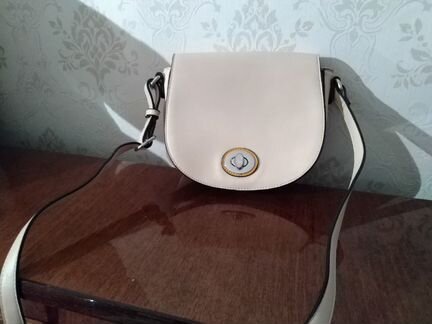 Бежевая маленькая сумка