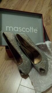 Шикарные туфли в стразах от Mascotte 38 р-р