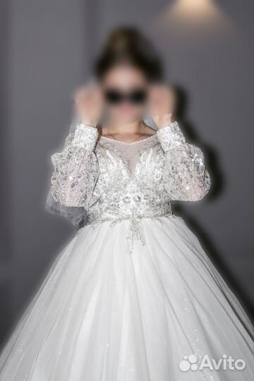 Пышное свадебное платье со шлейфом