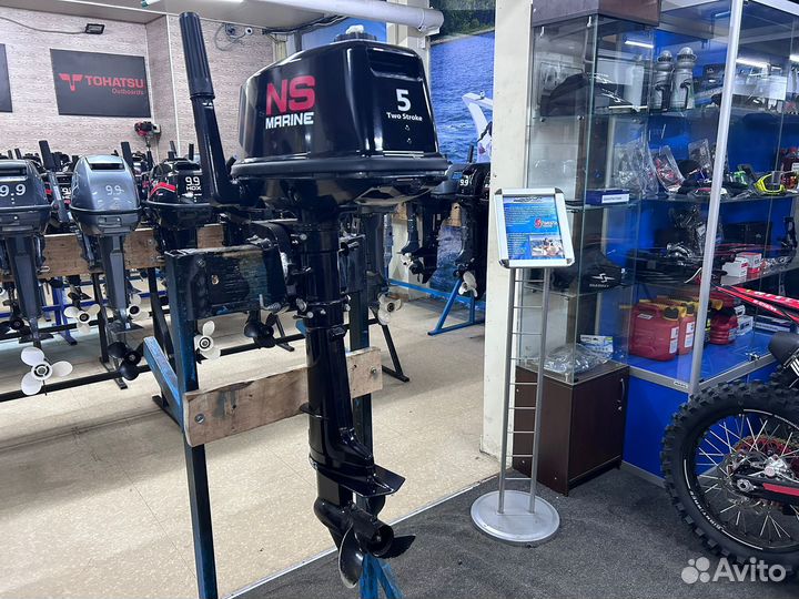 Лодочный мотор Nissan Marine 5 витринный