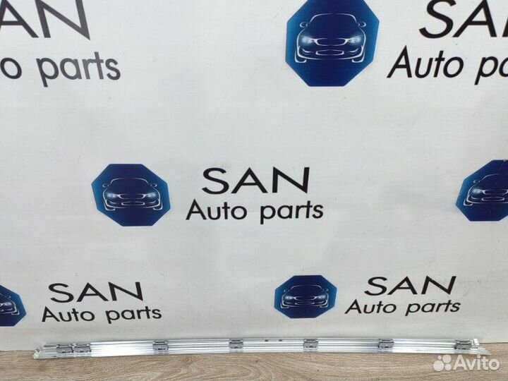 Молдинг двери задний правый Bmw X5 E70 N62B48 2008