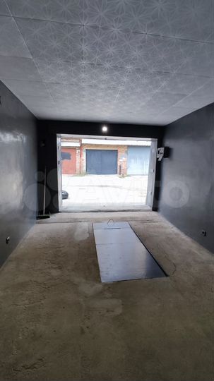 Гараж, > 30 м²