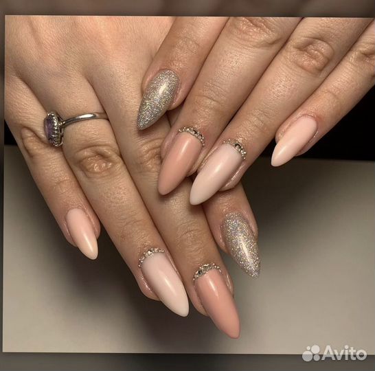 Наращивания ногтей, маникюр