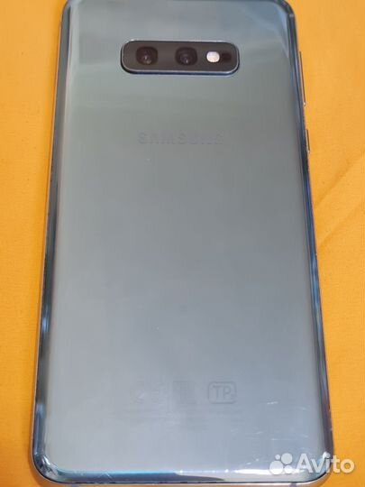 Samsung Galaxy S10e, 6/128 ГБ