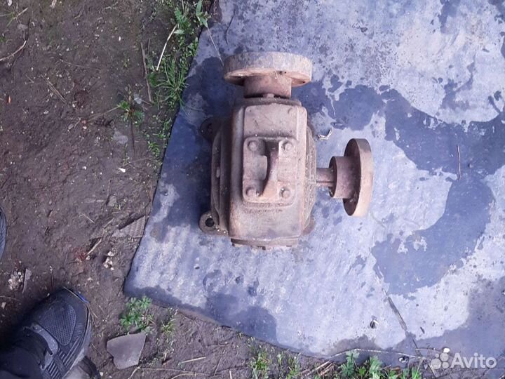 Редуктор понижющий угловой