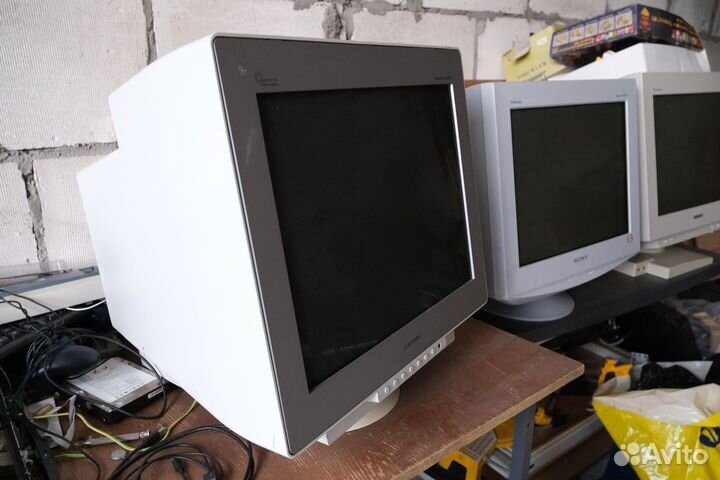 ЭЛТ мониторы проф. серии Sony, Mitsubishi 21-22