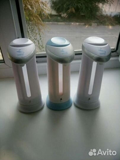 Три дозатора для жидкого мыла