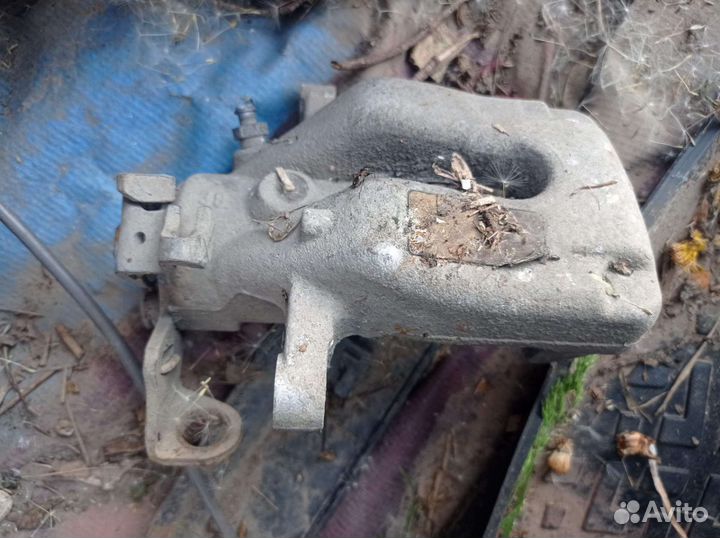 Peugeot 308 суппорт задний