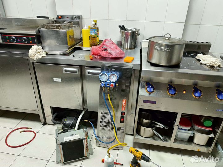 Ремонт витрин,столов,лари,бытовых Холодильников