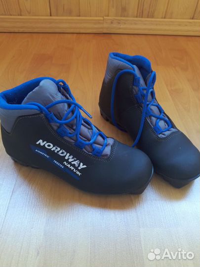 Лыжные ботинки