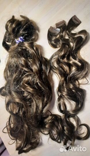 Волосы на заколках русые