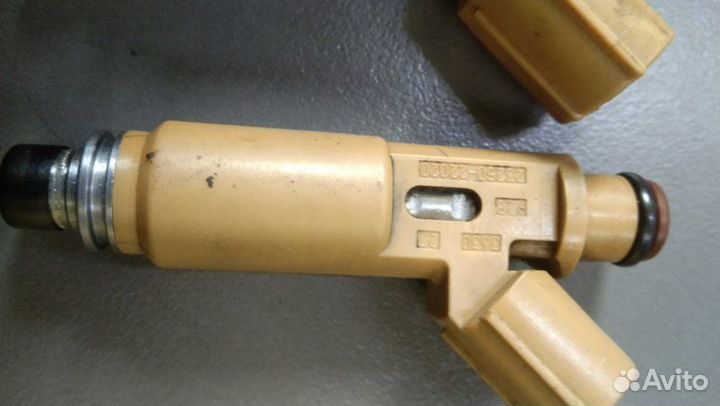 Форсунки топливные комплект Toyota Vista ZZV50