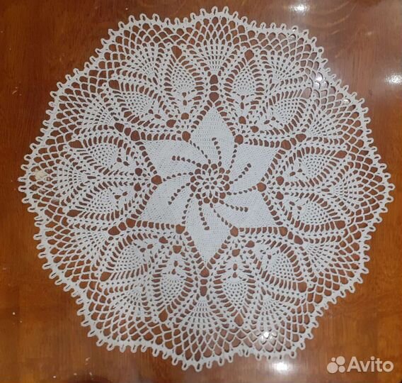 Салфетки вязаные крючком большая 59 см и ср.42 см