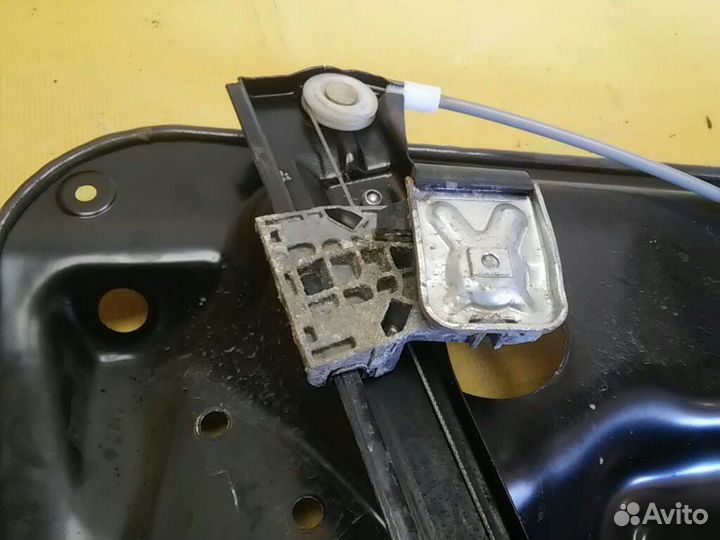 Стеклоподъемник передний правый W251 R-klasse