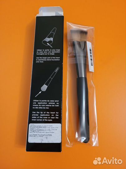 Кисть Givenchy Foundation Brush