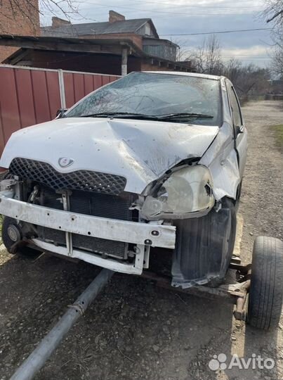 Toyota Vitz в разборе