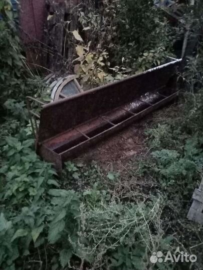 Кормушка для свиней