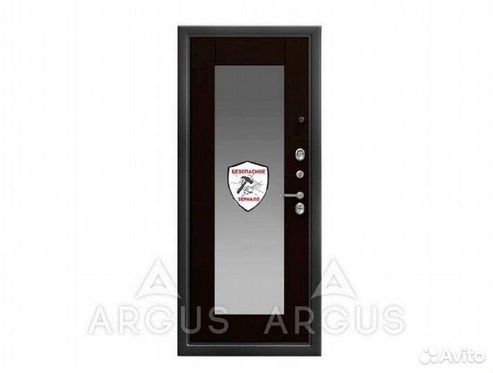 Входная дверь с терморазрывом и зеркалом