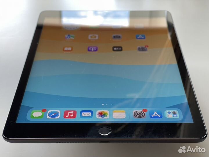 iPad 8 поколения (2020) 32GB Wi-Fi 8 циклов заряда