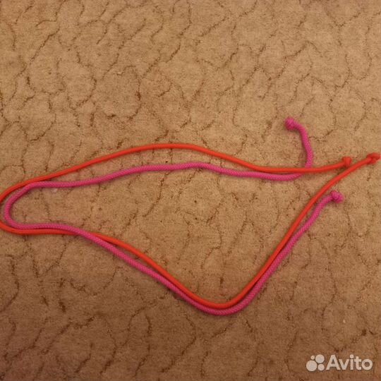 Мяч и скакалки для гимнастики