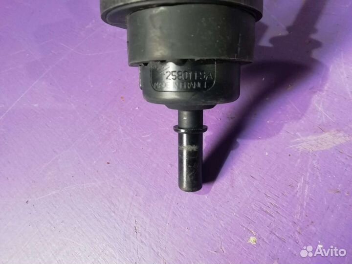 Клапан абсорбера на Renault