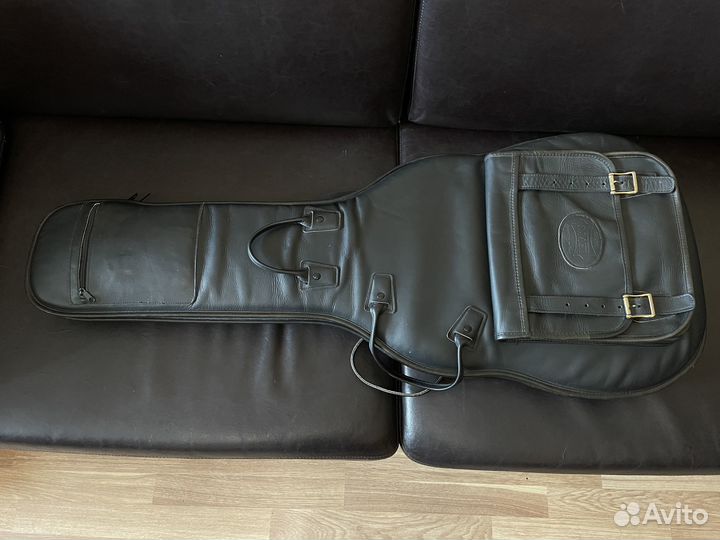Дорогой кожаный чехол для электрогитары Levy's