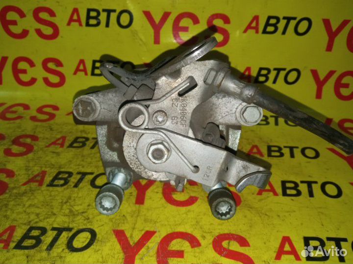 Суппорт задний правый Volkswagen Golf 5K1 caxa