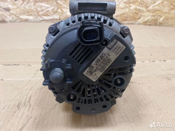 Генератор Audi A4 8E AUK 2006