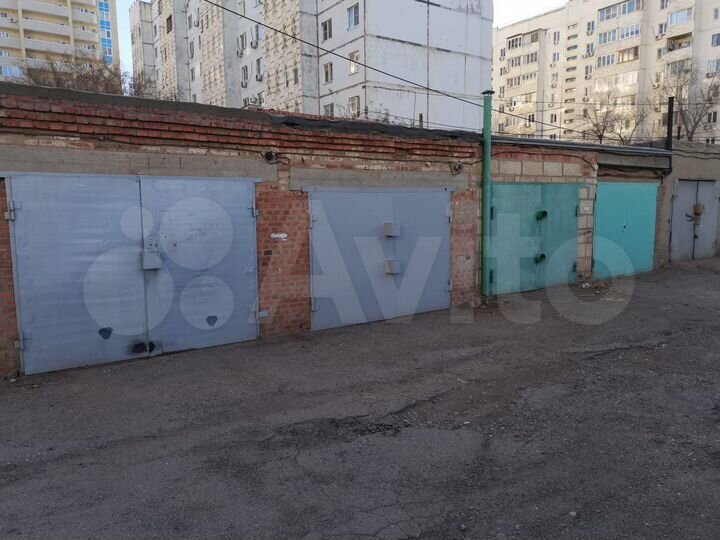 Гараж, > 30 м²