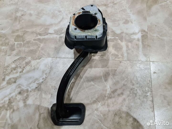 Педаль тормоза Mercedes W222