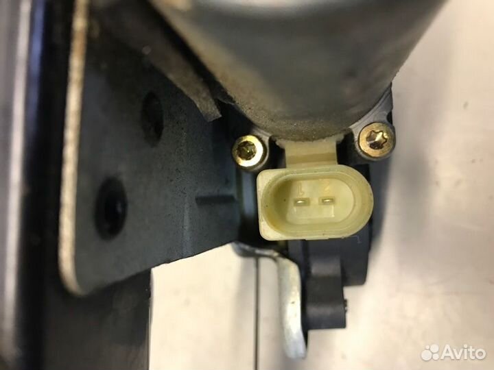 Стеклоподъемник электрический задний левый Volvo