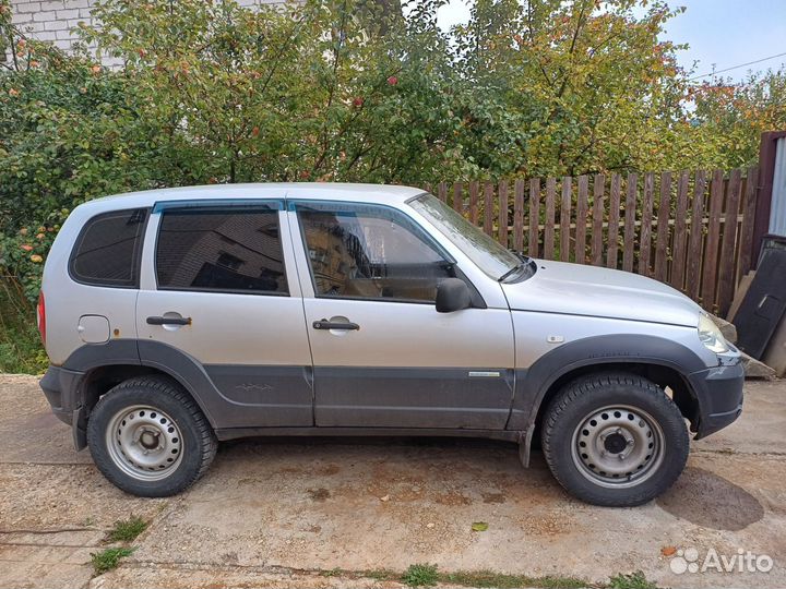 Chevrolet Niva 1.7 МТ, 2012, 100 000 км